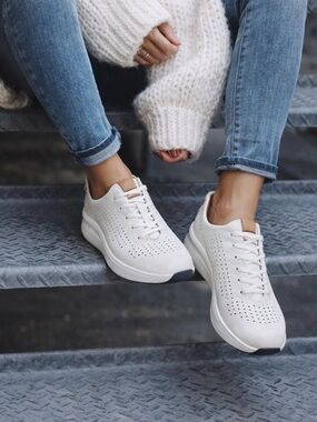 Clarks White Un Rio Tie Nubuck Cream Leather Sneakers 6.5